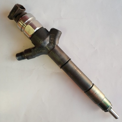 Топливная форсунка Denso 095000-5600 / 1465A041